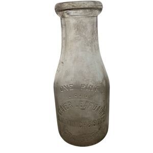 Clover Leaf Dairy Grange PA Vintage Pint Glass Milk Bottle